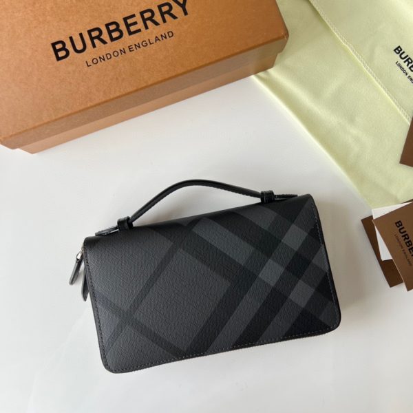 Burberry London plaid double zipper clutch 3998,