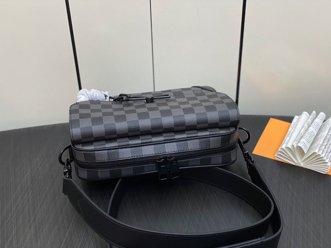 LV tax-free ✨ M46795 Haige Men