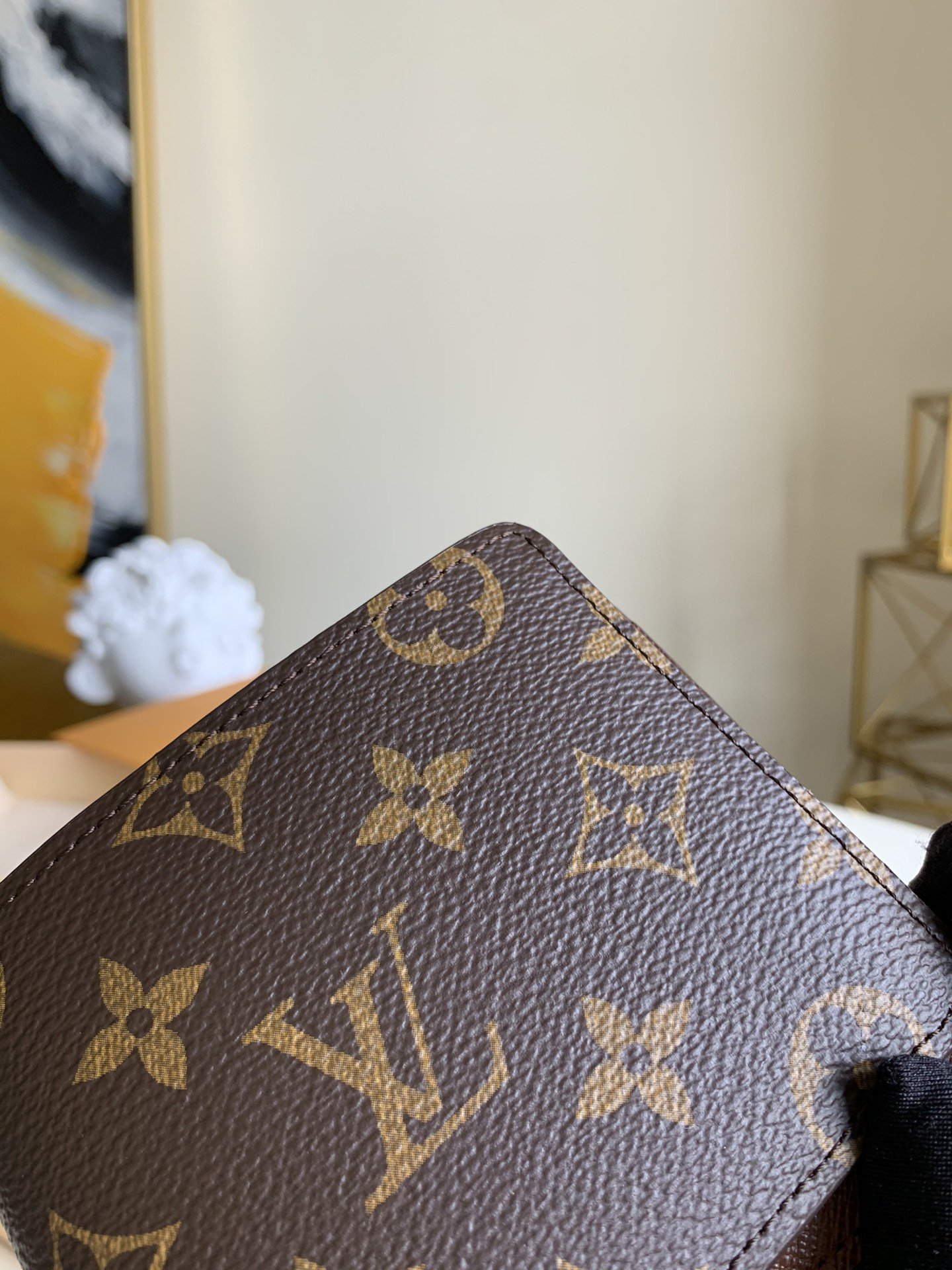 LV Exclusive Real Shot M60895