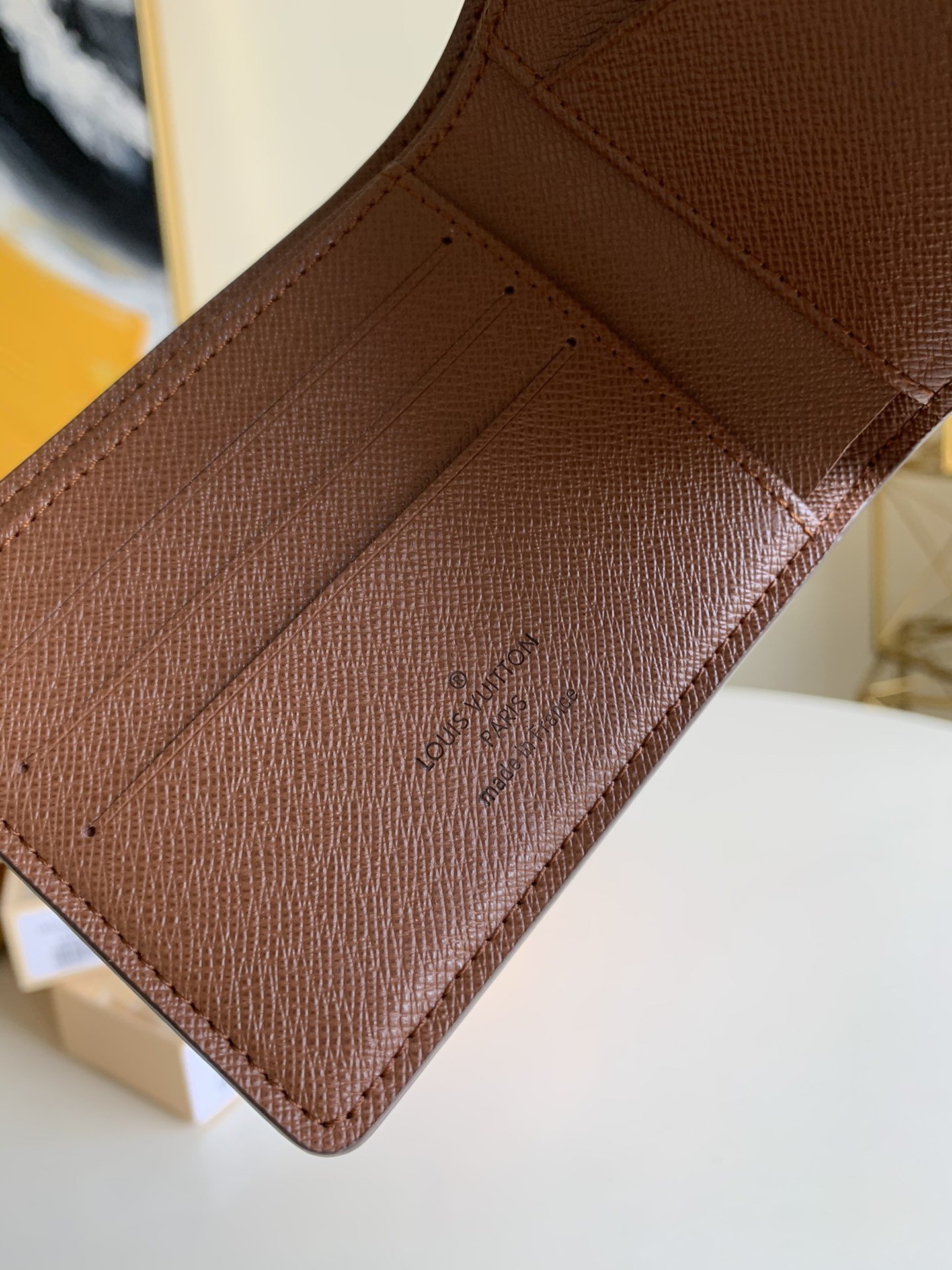 LV Exclusive Real Shot M60895