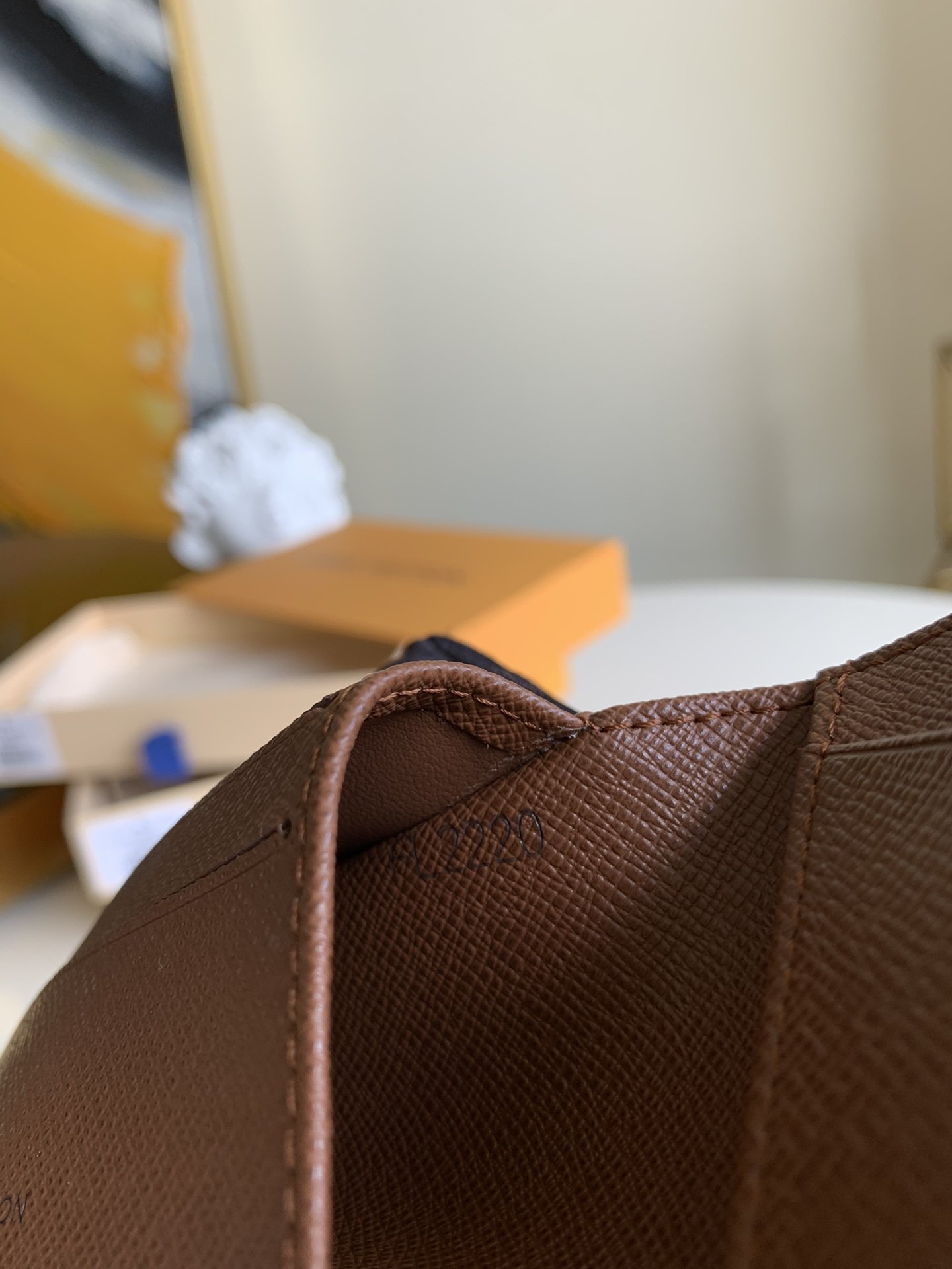 LV Exclusive Real Shot M60895