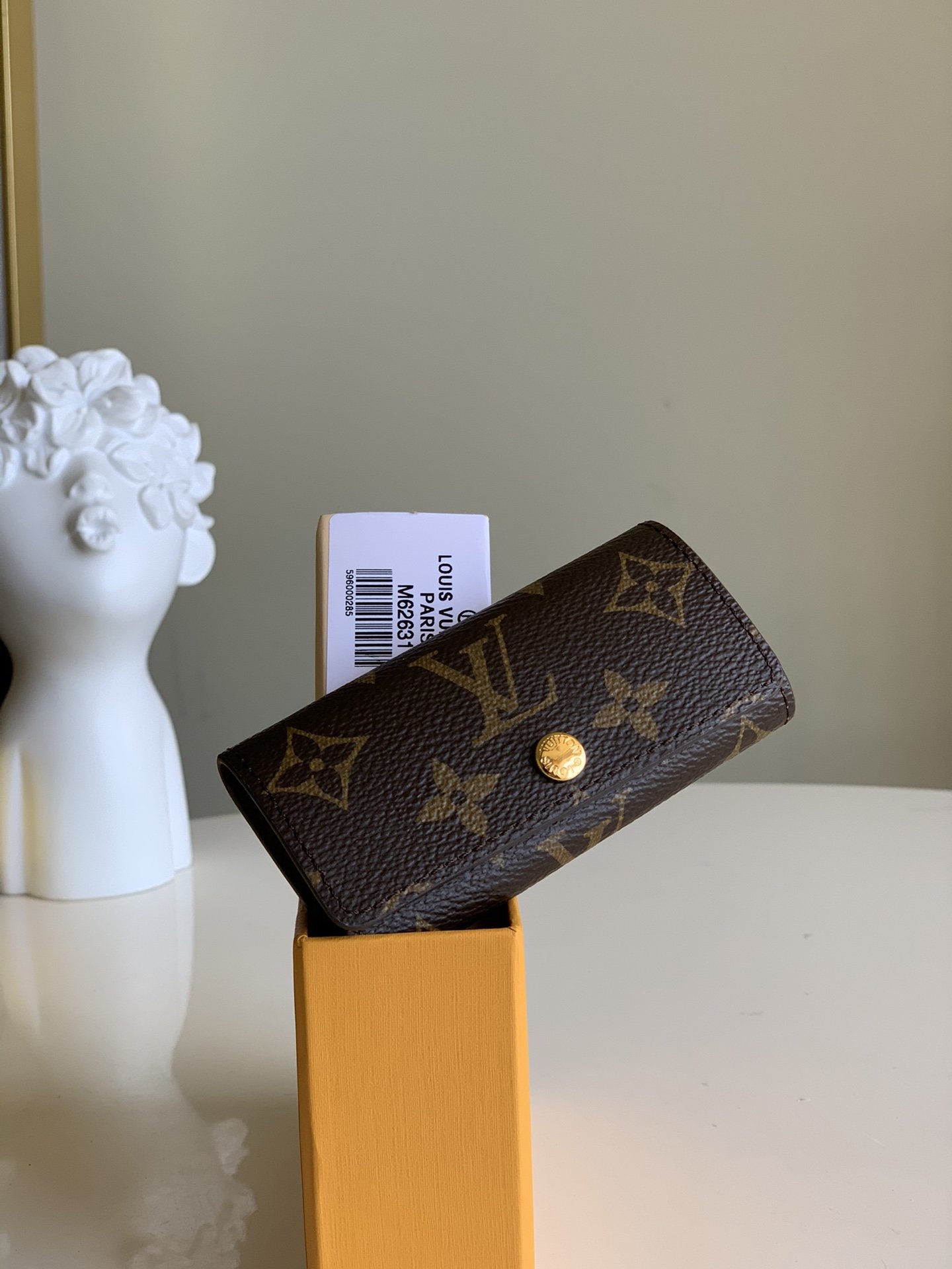 LV Exclusive Real Shot M62631