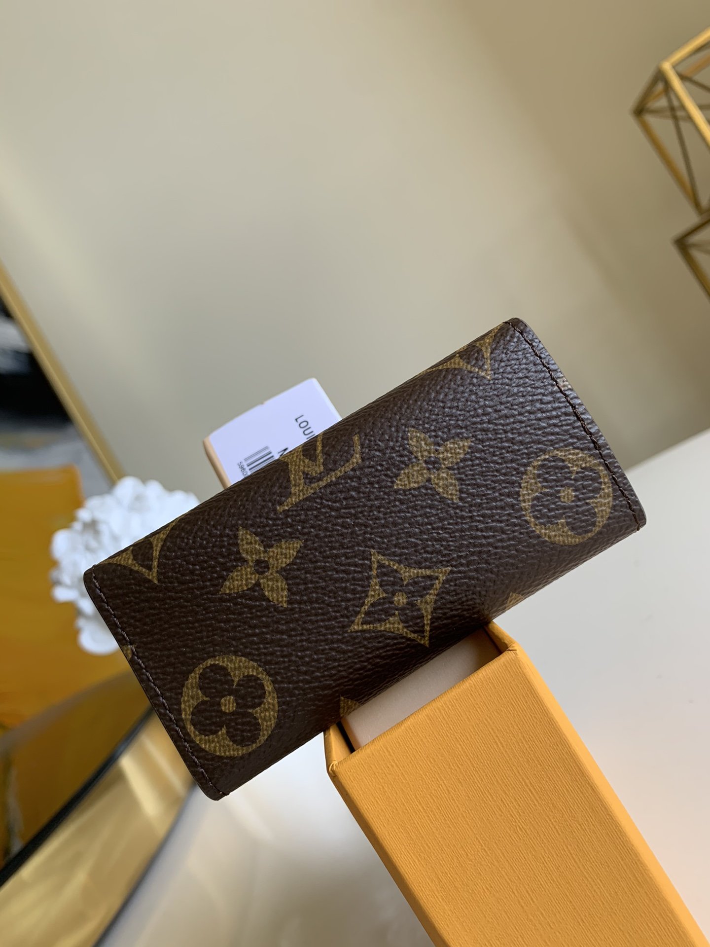 LV Exclusive Real Shot M62631