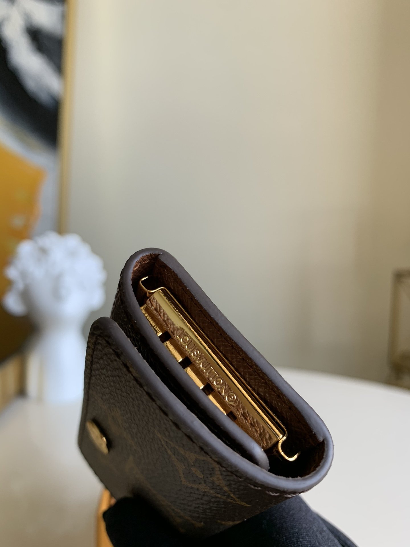 LV Exclusive Real Shot M62631