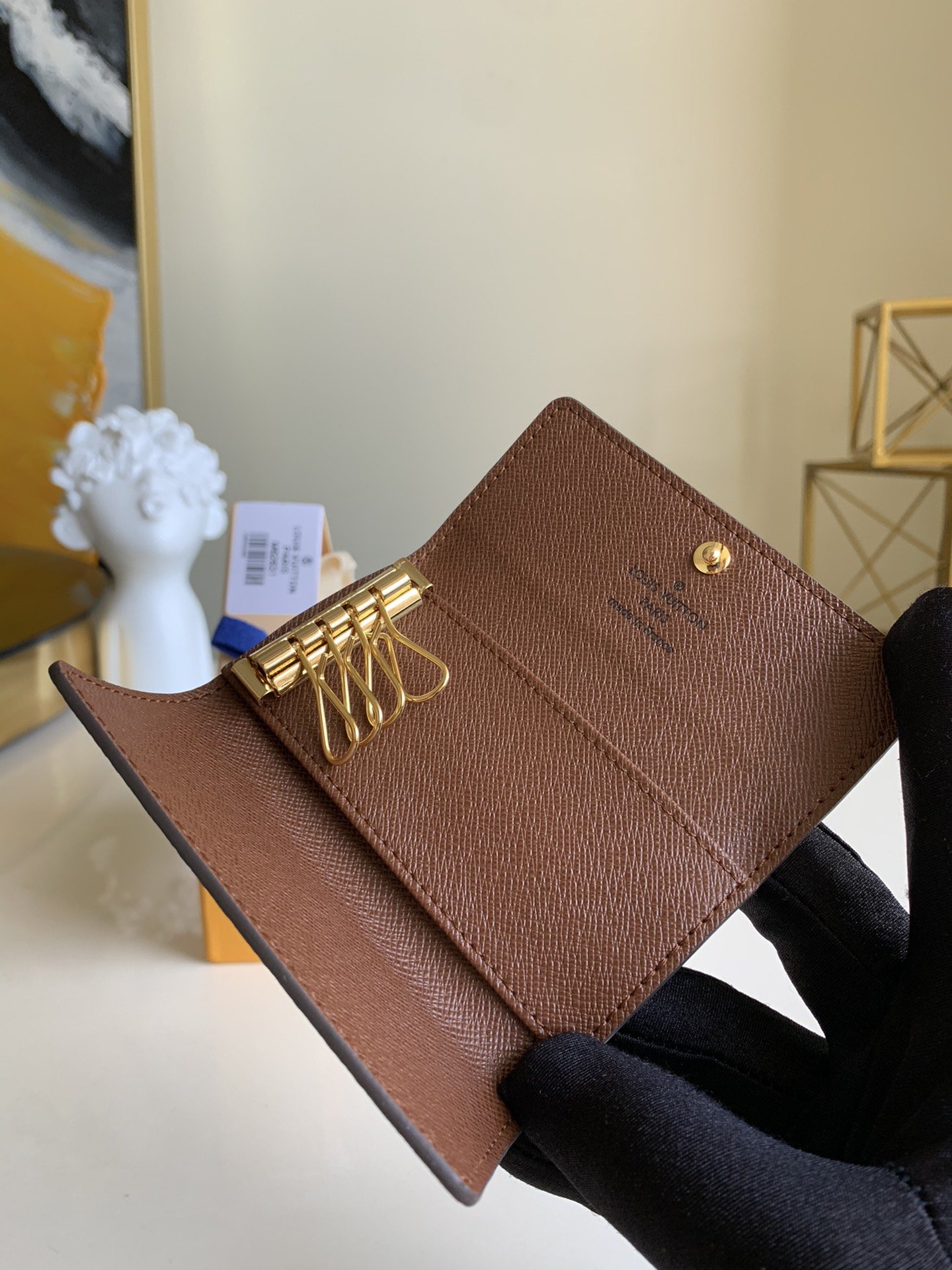 LV Exclusive Real Shot M62631