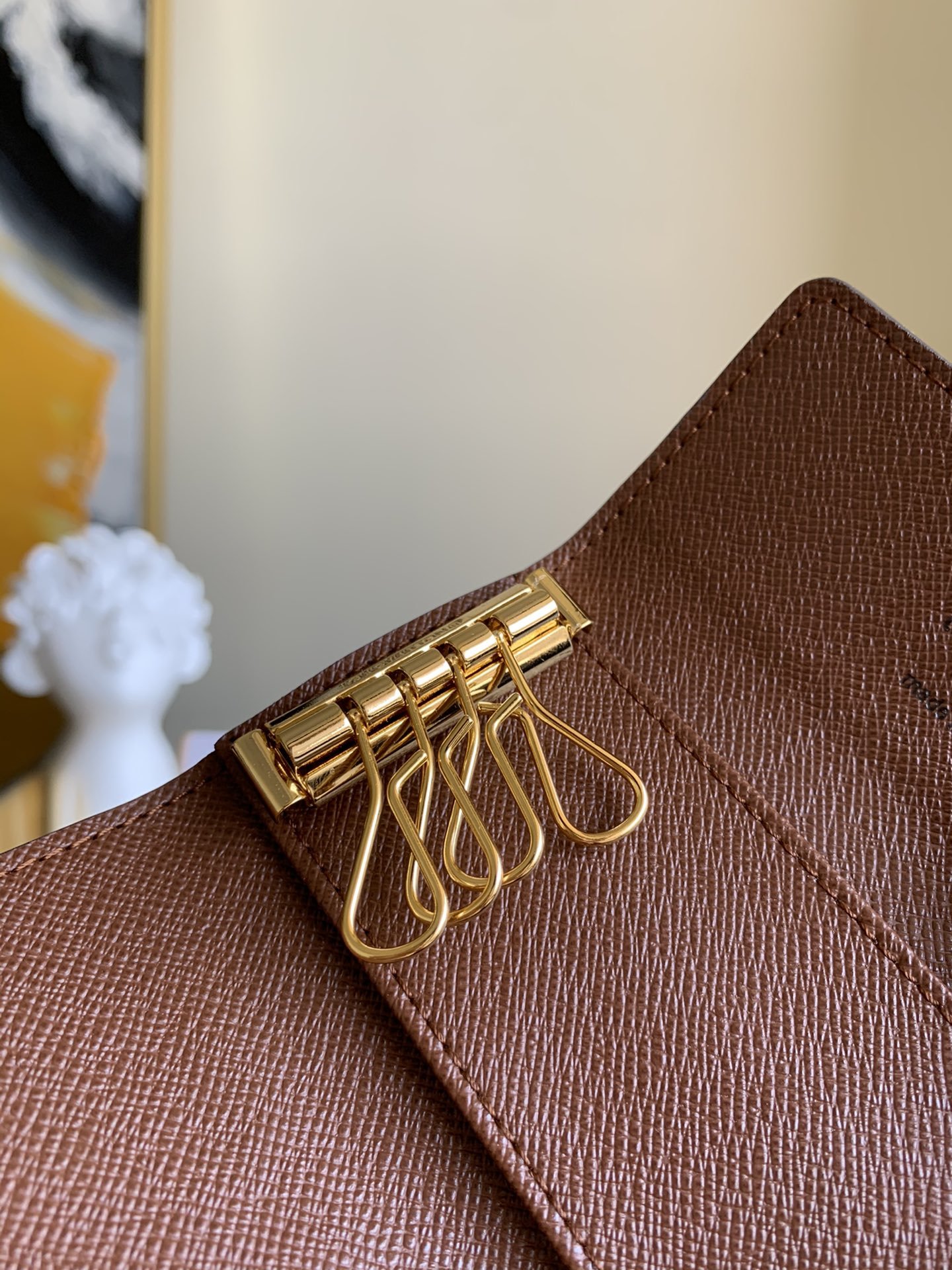 LV Exclusive Real Shot M62631