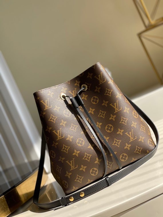 LV Original N é oNo é Bucket Bag M44020 Black